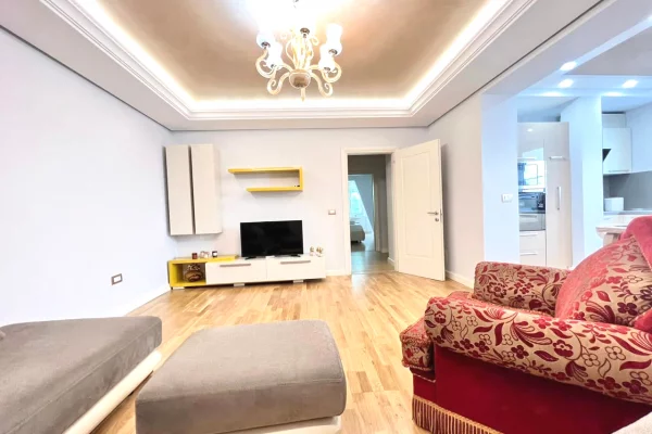 Shtepi me qera 2+1 ne Tirane - 1,200 Euro