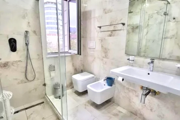 Shtepi me qera 3+1 ne Tirane - 900 Euro