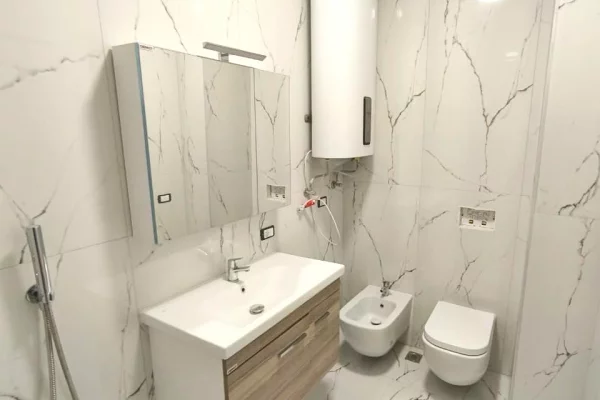 Apartment for rent in Tirana 2+1, Emty