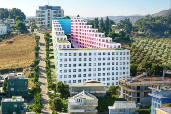 Shtepi ne shitje Apartament ne Tirane, 2+1, Mobilimi Bosh, pa mobiluar, Pagesa 147,000  Euro.