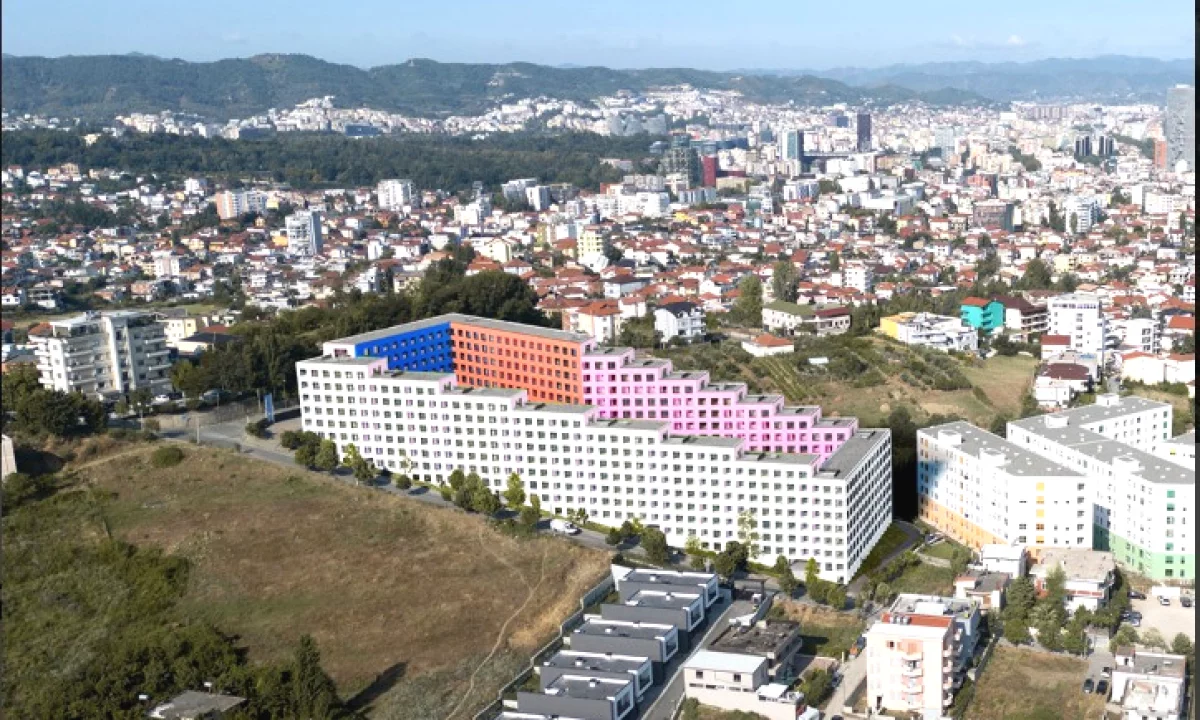 Shtepi ne shitje Apartament ne Tirane, 2+1, Mobilimi Bosh, pa mobiluar, Pagesa 147,000  Euro.