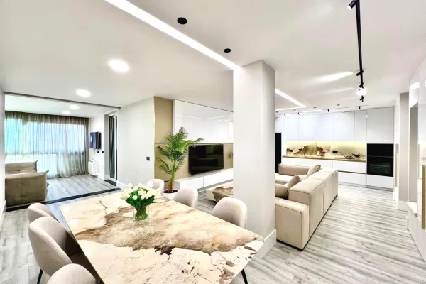 Shtepi me qera 4+1 ne Tirane - 2,300 Euro