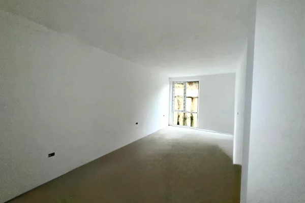 Shtepi ne shitje Apartament ne Tirane, 3+1, Mobilimi Bosh, pa mobiluar, Pagesa 270,770  Euro.