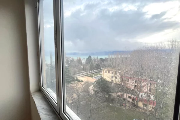 SHTIET APARTAMENT 1+1+LAVANDERI RRUGA E VILAVE POGRADEC*