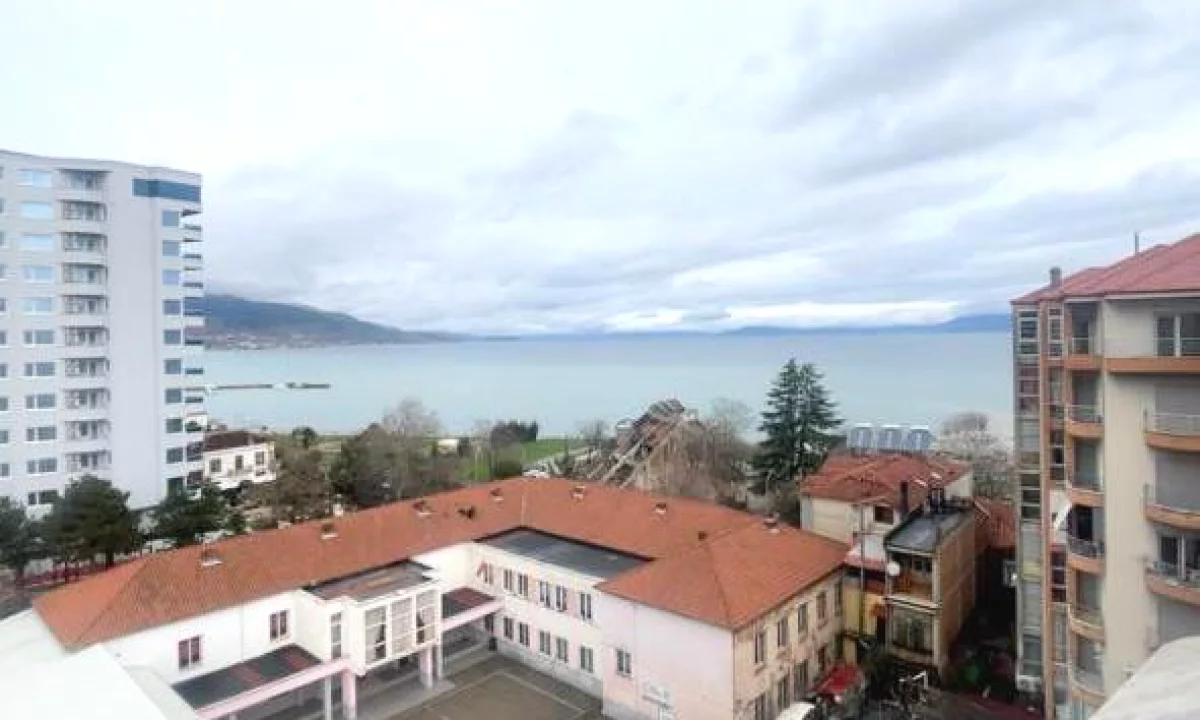 Appartamento in vendita a Pogradec 2+1, SemiArredato