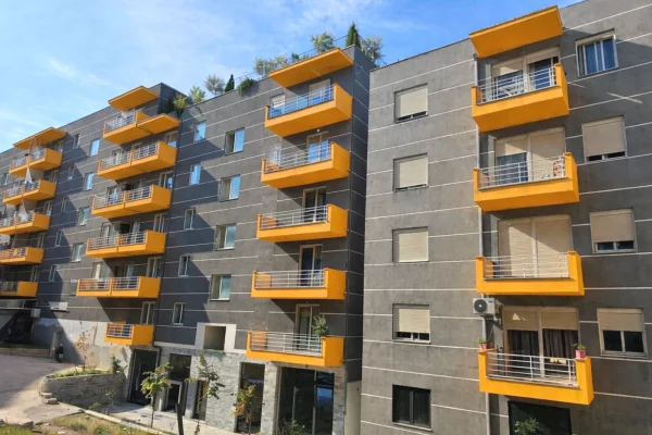 APARTAMENT 1+1 NE SHITJE TEK REZIDENCA TOM DOSHI,SHKOZE.