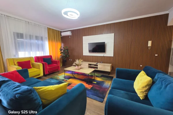 Shtepi me qera Apartament ne Tirane, 2+1, Mobilimi E mobiluar, Pagesa 700  Euro.