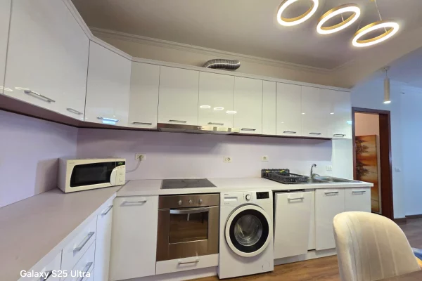 Shtepi me qera Apartament ne Tirane, 2+1, Mobilimi E mobiluar, Pagesa 700  Euro.