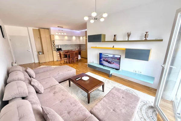 Shtepi me qera Apartament ne Tirane, 2+1, Mobilimi E mobiluar, Pagesa 900  Euro.