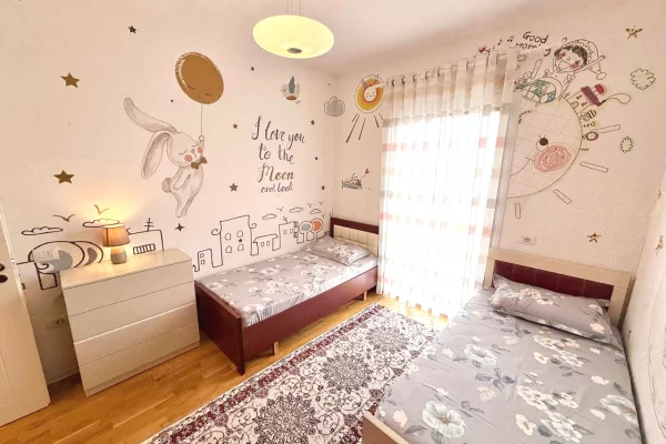 Shtepi me qera Apartament ne Tirane, 2+1, Mobilimi E mobiluar, Pagesa 900  Euro.