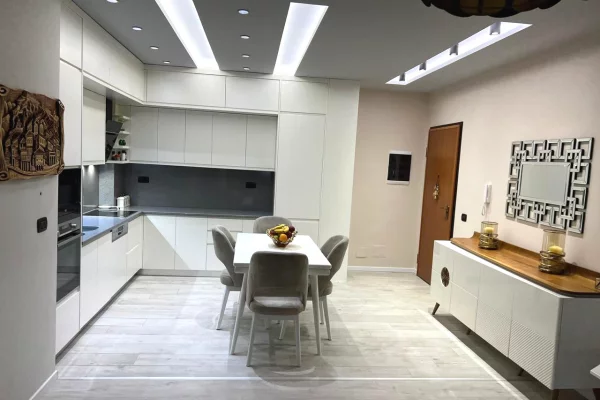 JEPET APARTAMENT 2+1+2 ME QERA| 900 EURO | LIQENI I THATE