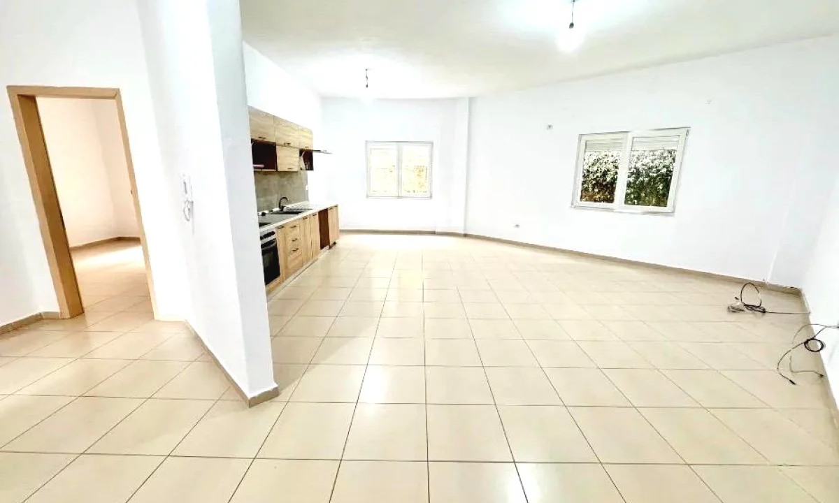 Shtepi me qera Apartament ne Tirane, 2+1, Mobilimi Pjeserisht e mobiluar, Pagesa 450  Euro.