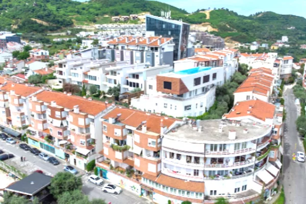 DUPLEX ME OBORR & PISHINE PRIVATE TEK KODRA E DIELLIT