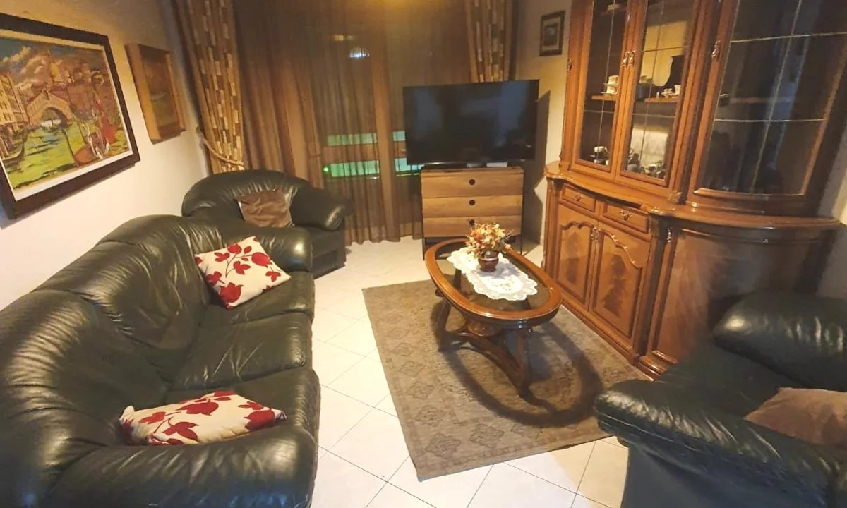 Appartamento in affitto a Tirana 2+1, Arredato