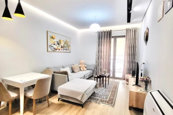 Shtepi me qera 1+1 ne Tirane - 950 Euro