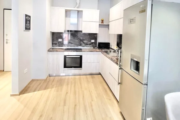 Appartamento in vendita a Tirana 1+1, Arredato