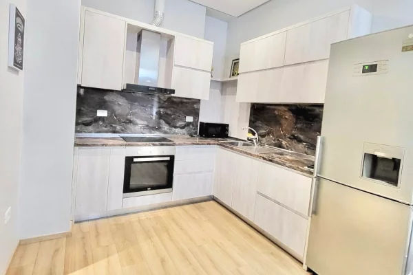 Appartamento in vendita a Tirana 1+1, Arredato