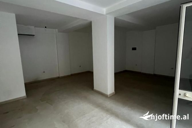 Ambient biznesi me qera 1+1 ne Tirane - 450 Euro