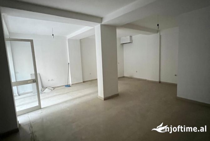 Ambient biznesi me qera 1+1 ne Tirane - 450 Euro