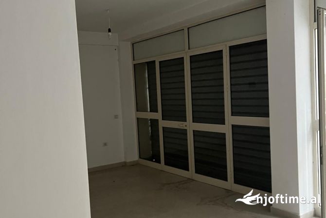 Ambient biznesi me qera 1+1 ne Tirane - 450 Euro