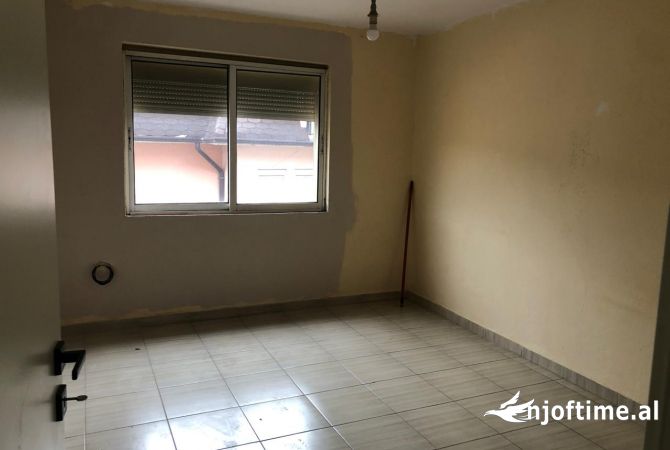 Shtepi me qera 2+1 ne Tirane - 450 Euro