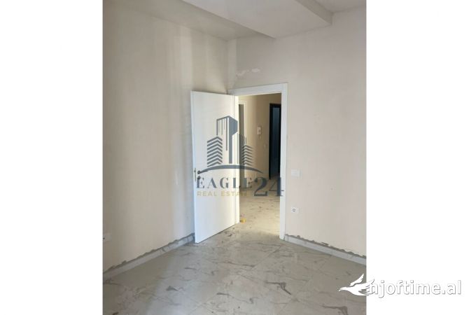 Apartment for rent in Tirana 2+1, Emty