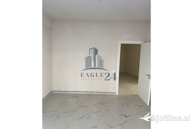 Apartment for rent in Tirana 2+1, Emty
