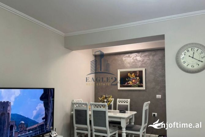 Shtepi ne shitje Apartament ne Tirane, 2+1, Mobilimi E mobiluar, Pagesa 280,000  Euro.