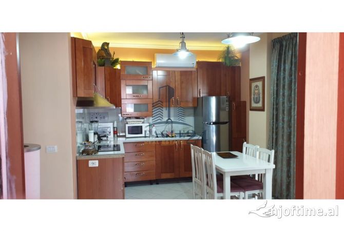 Shtepi me qera 2+1 ne Tirane - 450 Euro