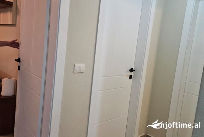 Shtepi me qera Apartament ne Tirane, 1+1, Mobilimi E mobiluar, Pagesa 500  Euro.
