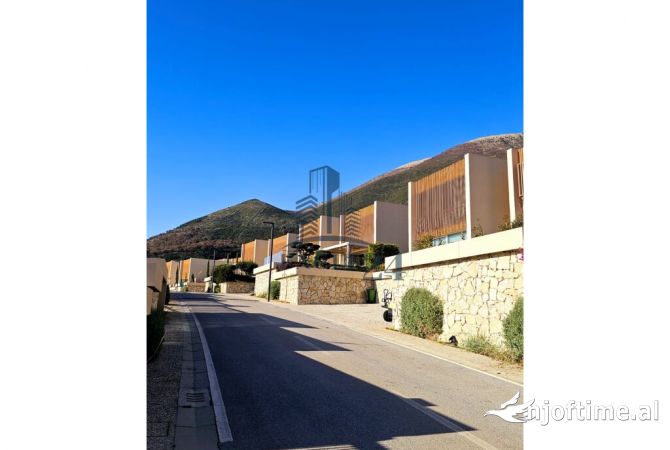 Shtepi ne shitje 2+1 ne Himare - 695,000 Euro