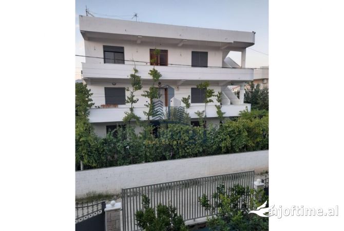 Shtepi ne shitje 7+1 ne Tirane - 290,000 Euro