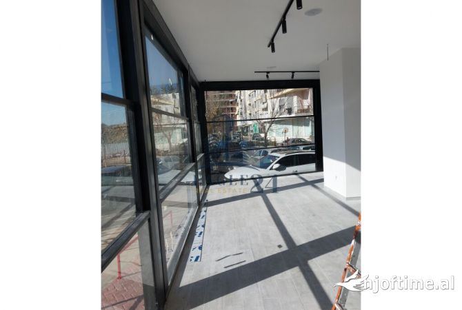 Ambient biznesi me qera 1+1 ne Tirane - 1,000 Euro