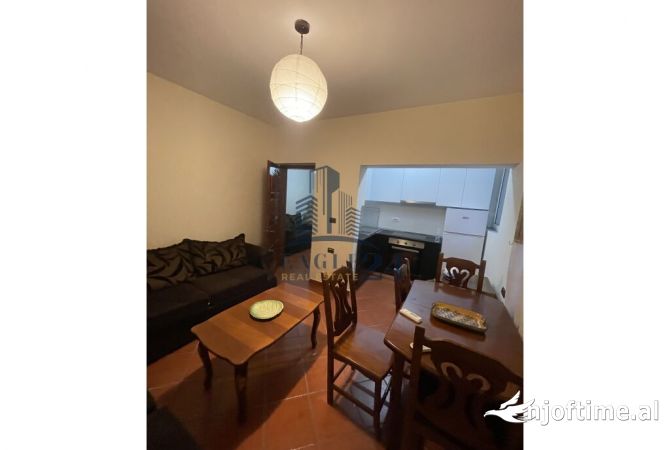 Shtepi me qera 1+1 ne Tirane - 450 Euro