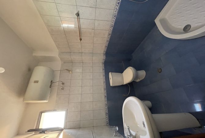 Shtepi me qera Apartament ne Tirane, 2+1, Mobilimi E mobiluar, Pagesa 35,000  Leke.