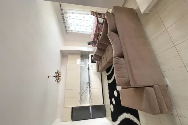 Shtepi me qera 2+1 ne Tirane - 40,000 Leke