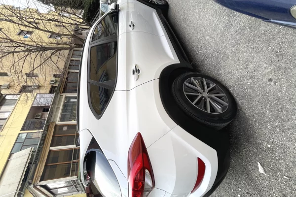 Cars for sale in Tirana - 1,050,000 Leke