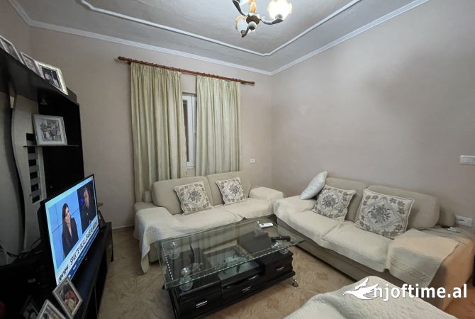 Shtepi me qera 2+1 ne Tirane - 500 Euro