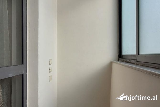 Shtepi me qera Apartament ne Tirane, 1+1, Mobilimi E mobiluar, Pagesa 45,000  Leke.