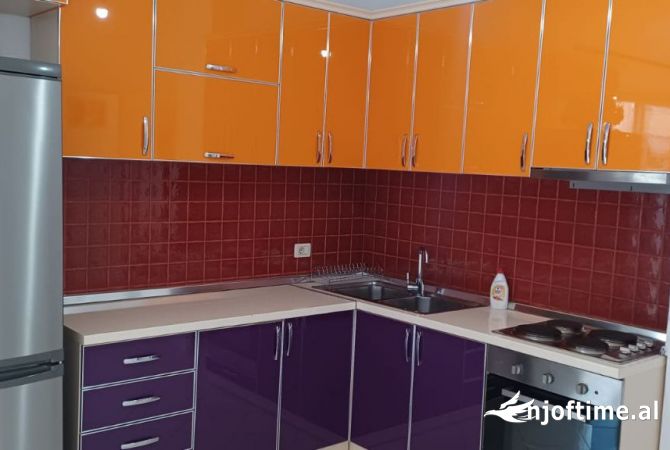 Shtepi me qera Apartament ne Tirane, 2+1, Mobilimi E mobiluar, Pagesa 450  Euro.