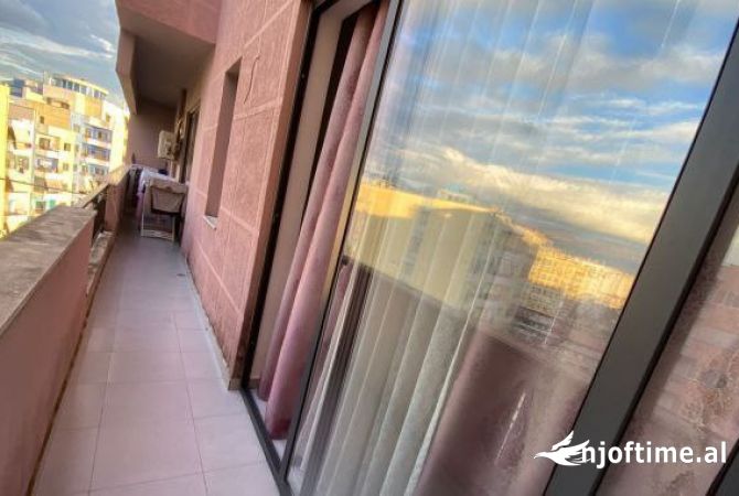 Shtepi ne shitje Apartament ne Tirane, 2+1, Mobilimi E mobiluar, Pagesa 1,299,000  Euro.