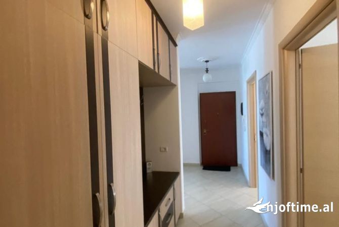 Shtepi me qera 4+1 ne Tirane - 850 Euro