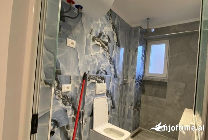 Shtepi ne shitje Apartament ne Tirane, 2+1, Mobilimi Bosh, pa mobiluar, Pagesa 185,000  Euro.