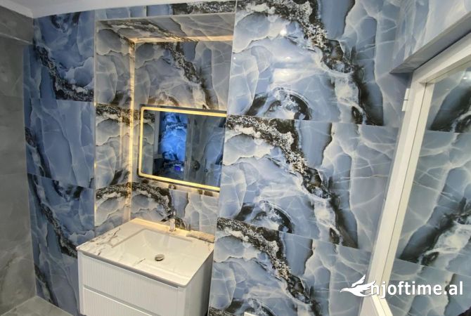 Shtepi ne shitje Apartament ne Tirane, 2+1, Mobilimi Bosh, pa mobiluar, Pagesa 185,000  Euro.