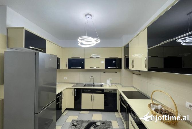 Shtepi me qera 3+1 ne Tirane - 800 Euro