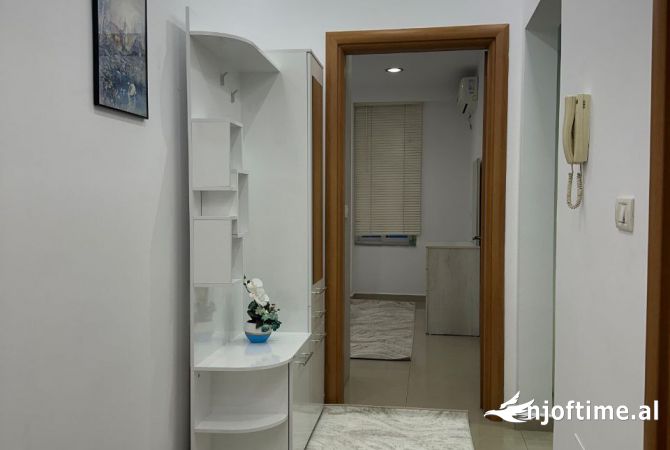 Shtepi me qera 2+1 ne Tirane - 48,000 Leke