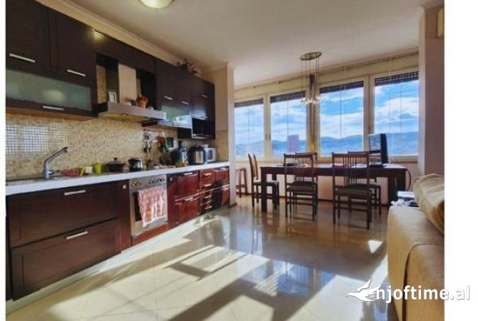 Shtepi me qera Apartament ne Tirane, 2+1, Mobilimi E mobiluar, Pagesa 1,100  Euro.