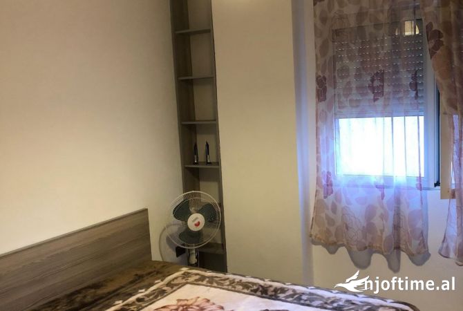 Shtepi me qera Apartament ne Tirane, 1+1, Mobilimi E mobiluar, Pagesa 40,000  Leke.