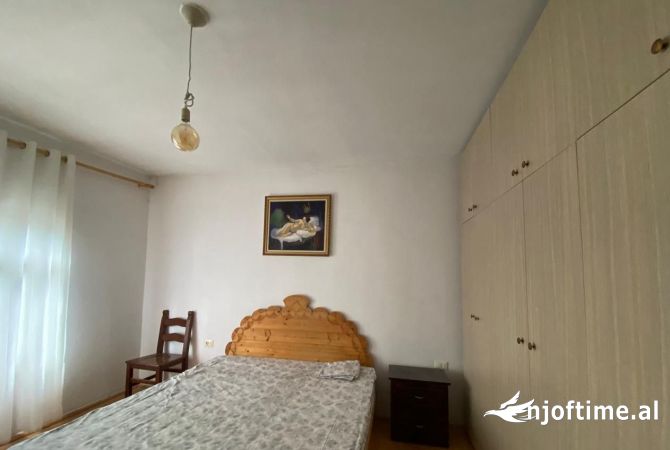 Shtepi me qera 2+1 ne Tirane - 50,000 Leke