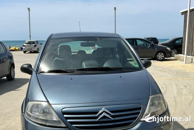 Makina ne shitje ne Durres - 2,400 Euro